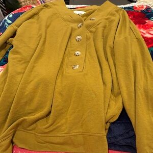 Lou & Grey Men's Olive V-Neck Sweater